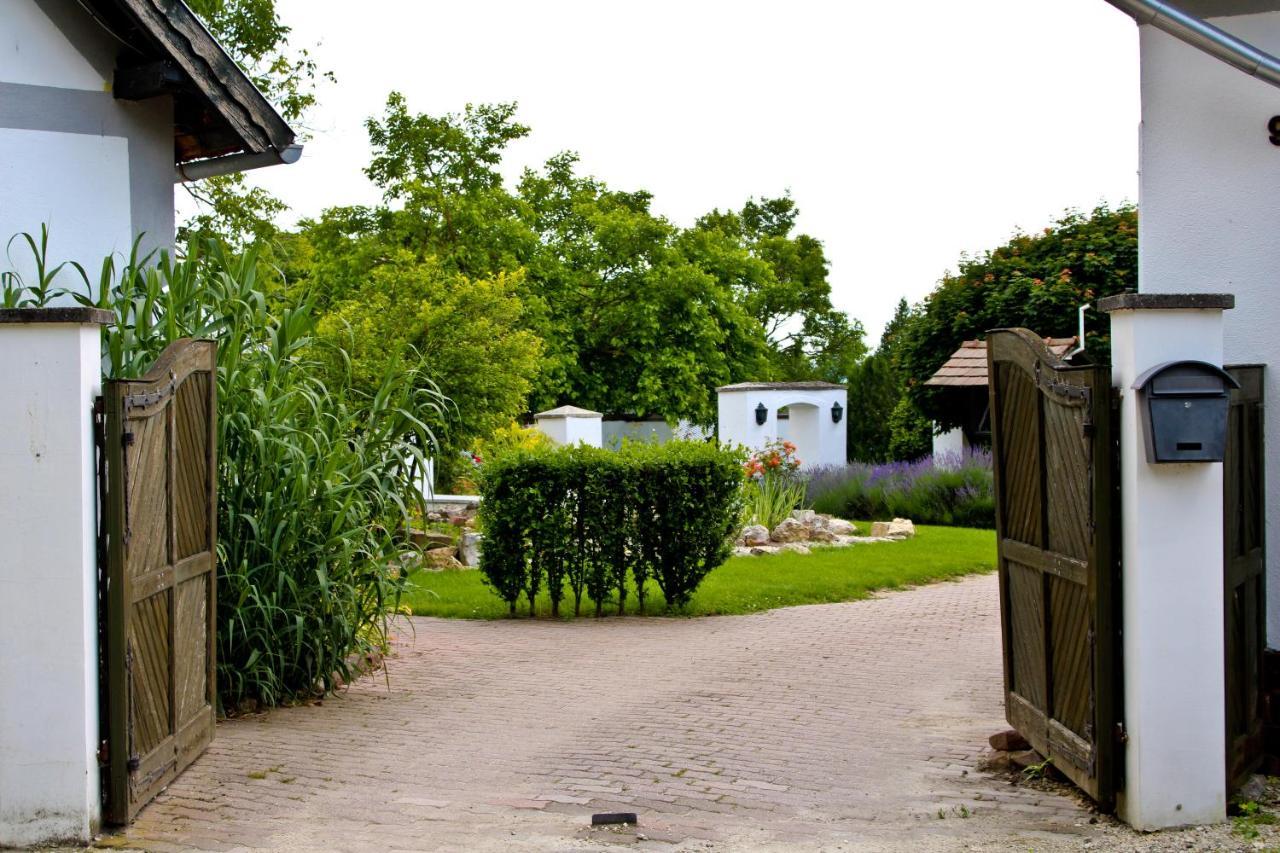 Videki Haz Lägenhet Tagyon Exteriör bild
